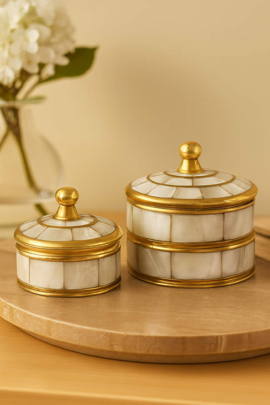 Elegant Mother-of-Pearl Decorative Storage Jars with Gold Accents – Luxury Trinket Box Set for Jewelry, Accessories & Home Décor in Modern Interiors