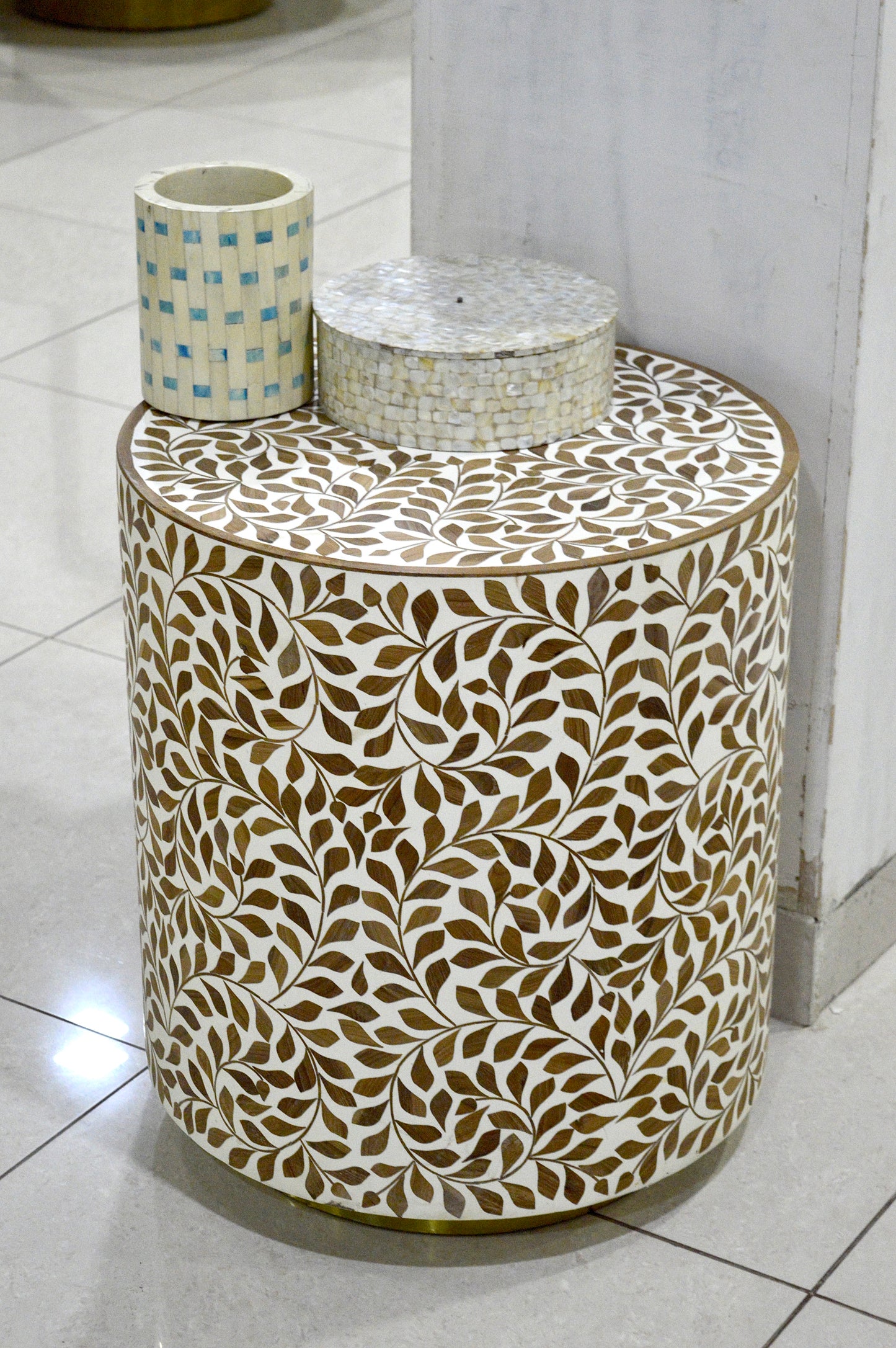 Luxury Round Bone Inlay Side Table with Floral Vine Pattern – Handcrafted Decorative Accent Table for Living Room & Bedroom