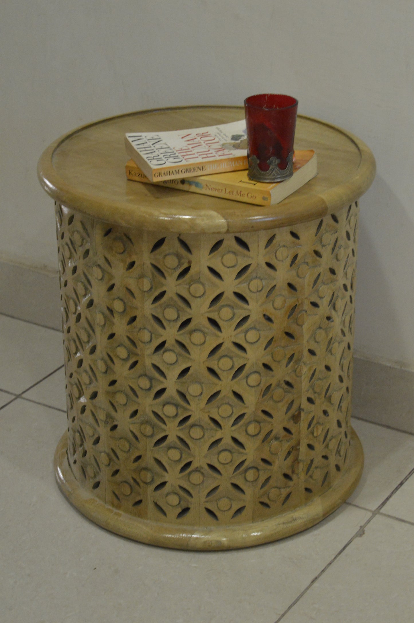Handcrafted Round Carving Side Table – Solid Wood Accent Table for Living Room & Bedroom Décor