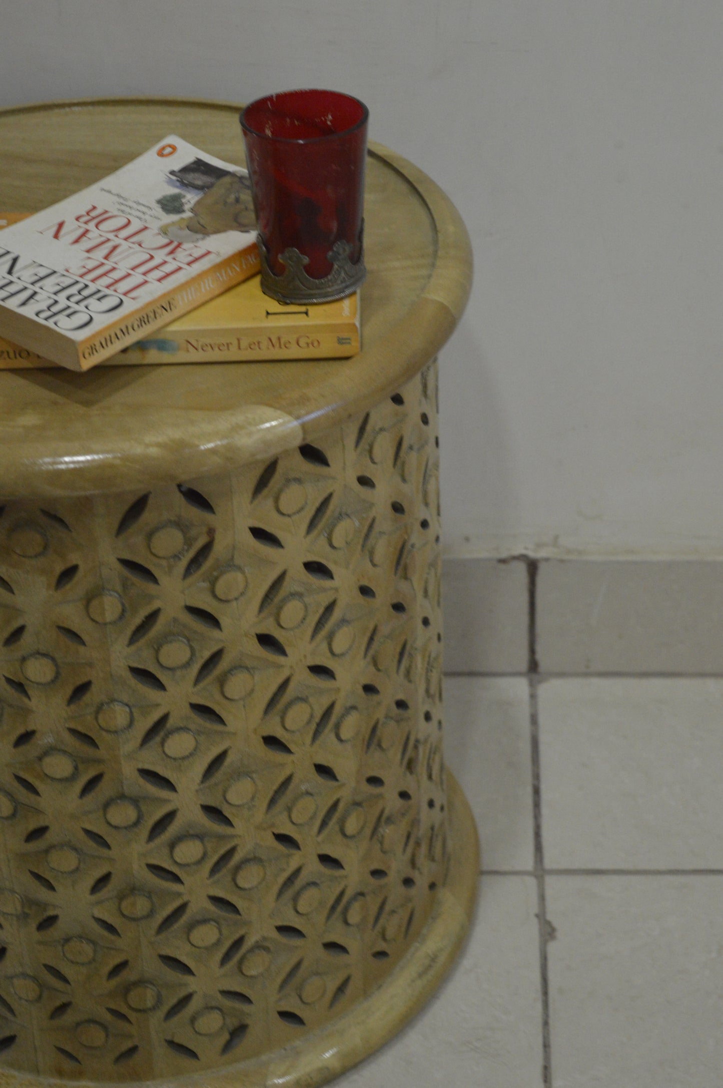 Handcrafted Round Carving Side Table – Solid Wood Accent Table for Living Room & Bedroom Décor