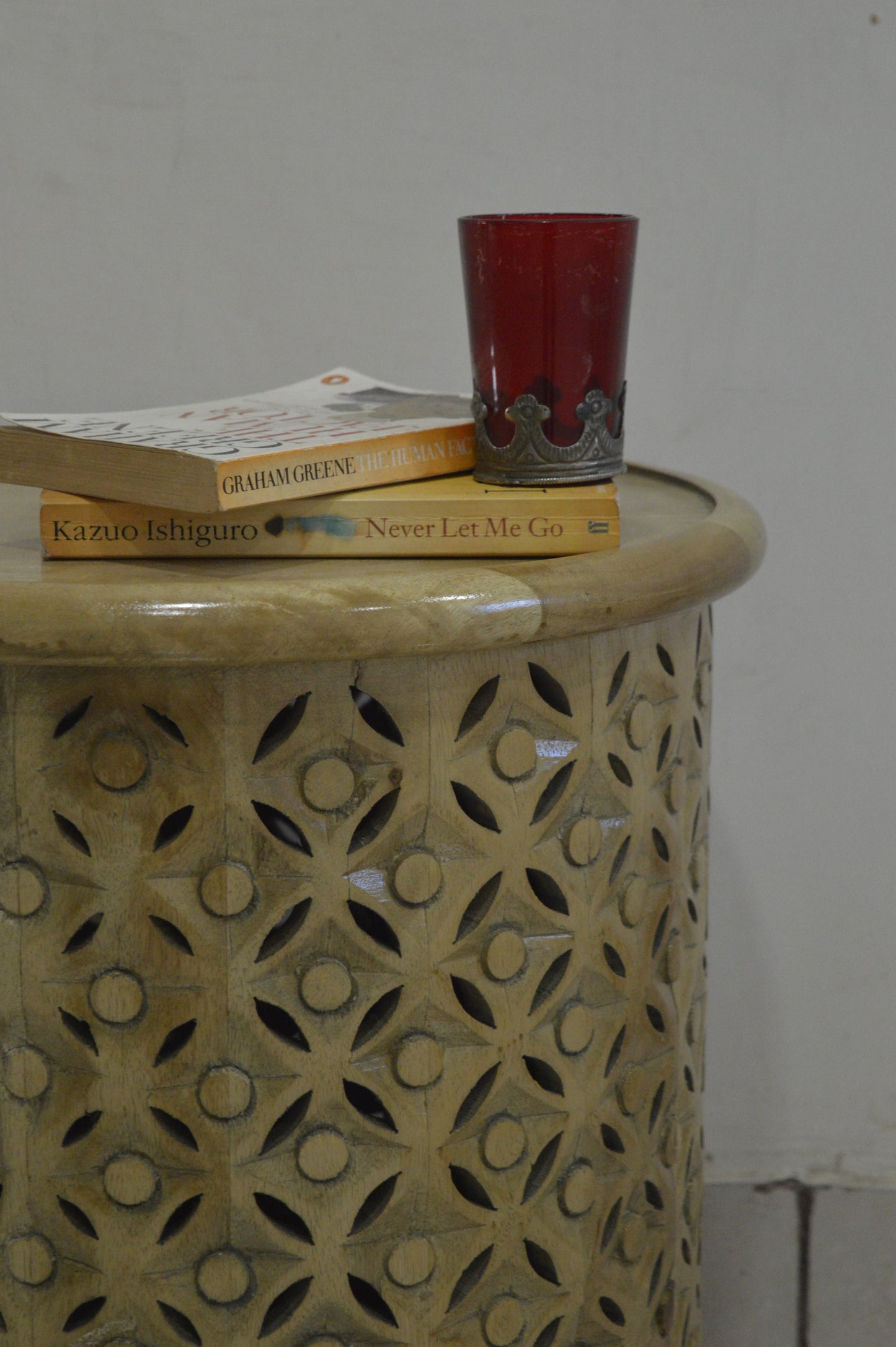 Handcrafted Round Carving Side Table – Solid Wood Accent Table for Living Room & Bedroom Décor