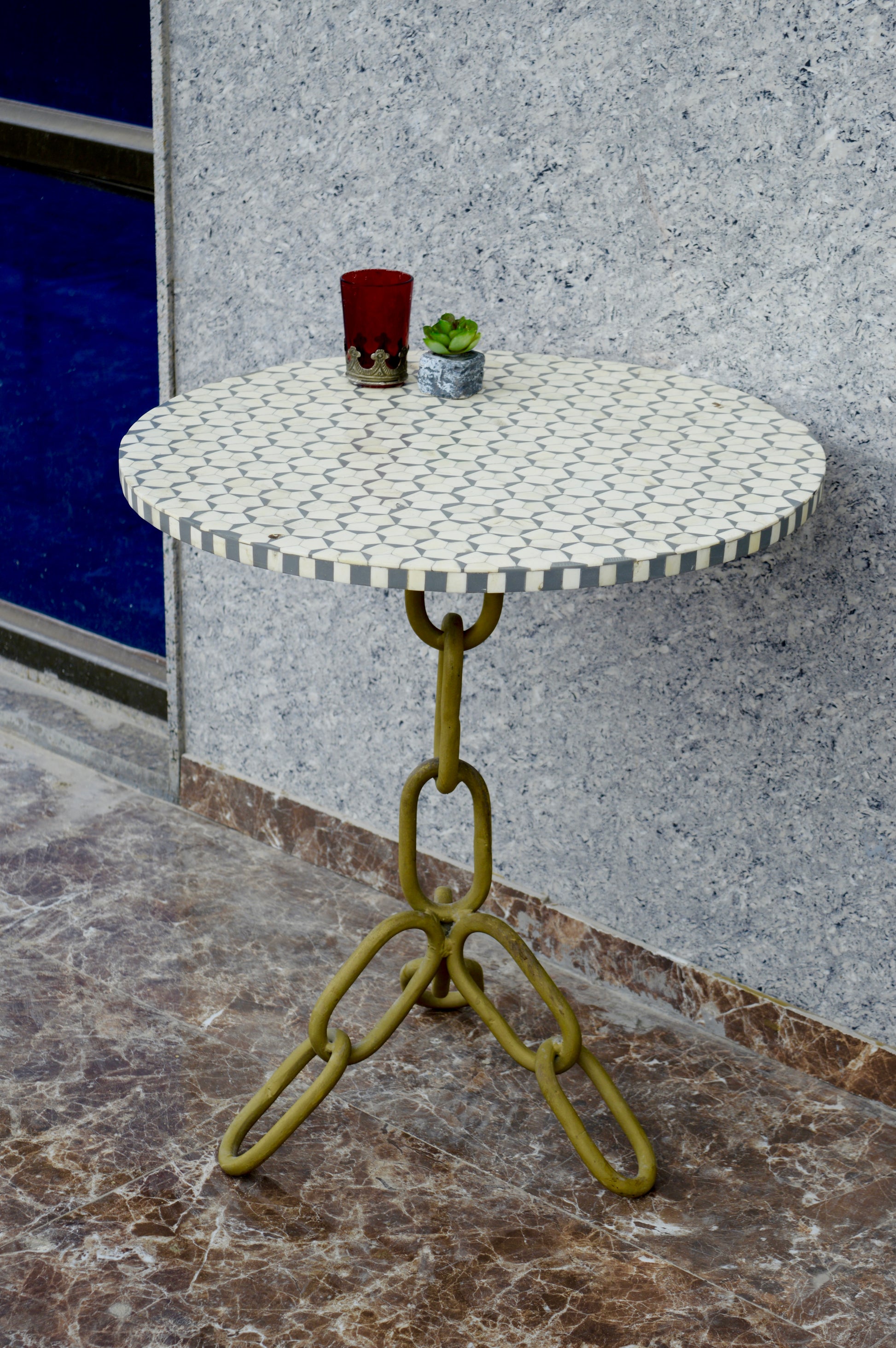 Handcrafted White Bone Inlay Round Side Table with Artistic Chain Base – Luxury Accent Table for Living Room & Bedroom