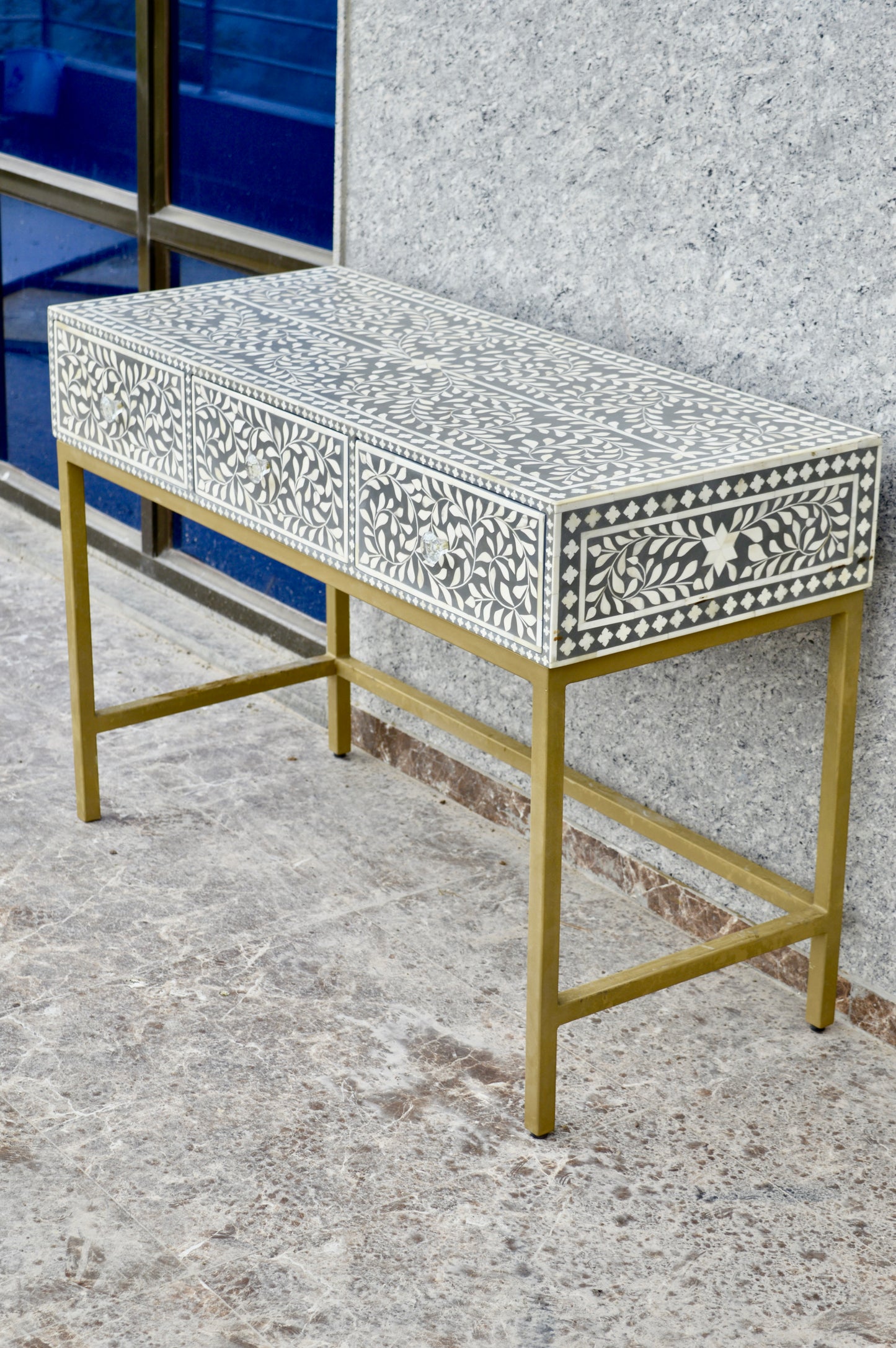 Luxury Bone Inlay Console Table with Floral Design & Gold Base – Elegant Entryway & Living Room Furniture