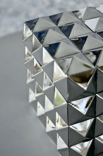 Luxury Cube-Shaped Decorative Box in Mirrored Silver Finish with Geometric Stud Design – Modern Storage Organizer & Home Accent