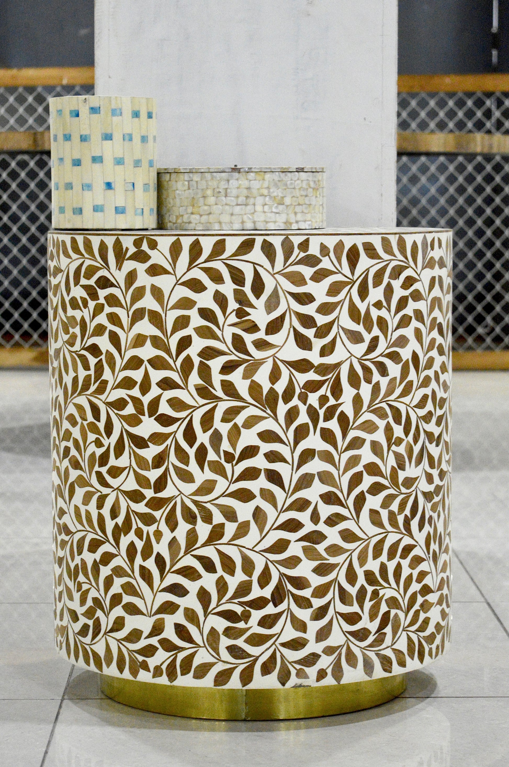 Luxury Round Bone Inlay Side Table with Floral Vine Pattern – Handcrafted Decorative Accent Table for Living Room & Bedroom