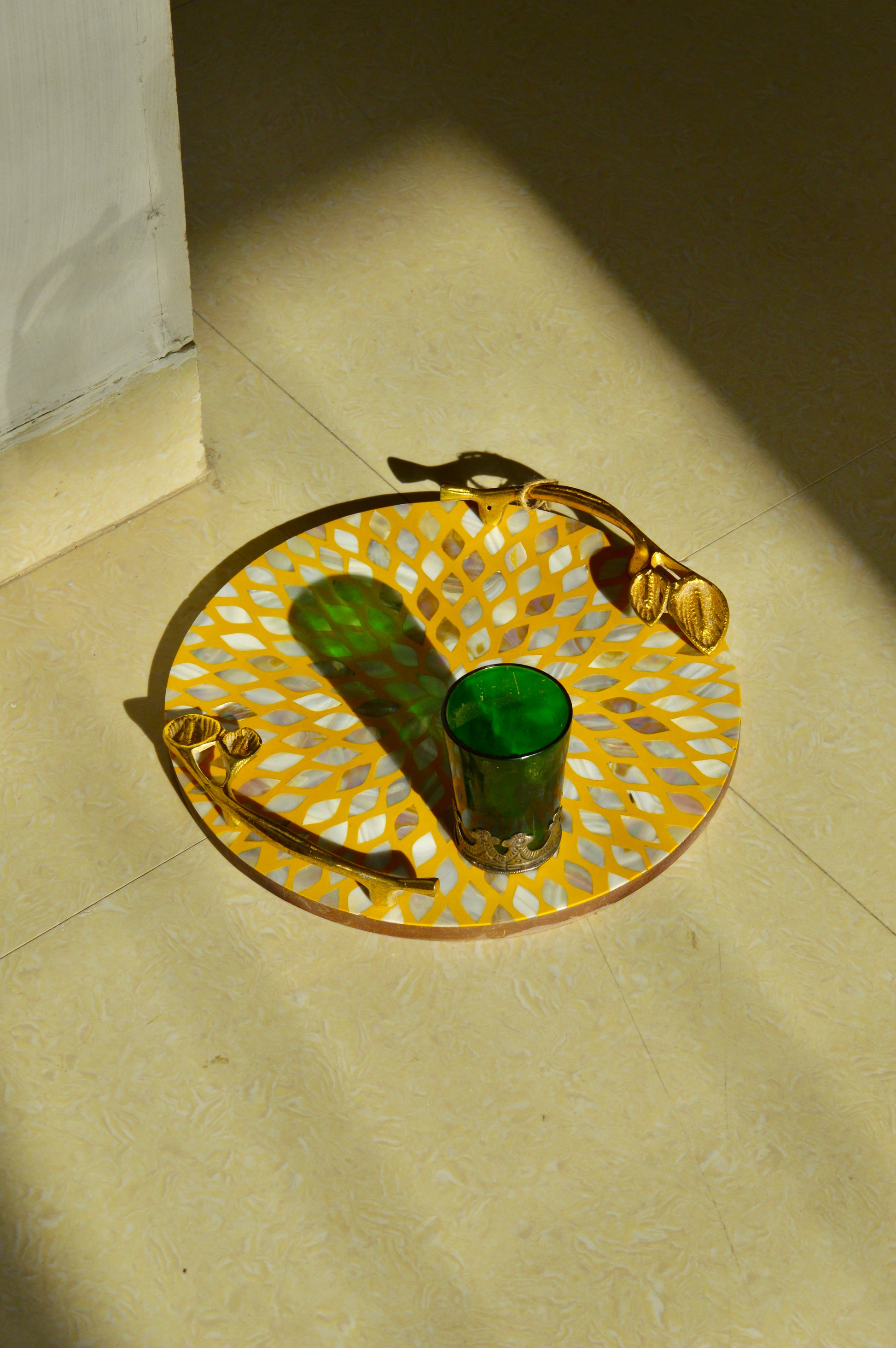 Luxury Round Mother of Pearl Serving Tray with Golden Leaf Handles – Designer Coffee & Tea Tray for Home Décor