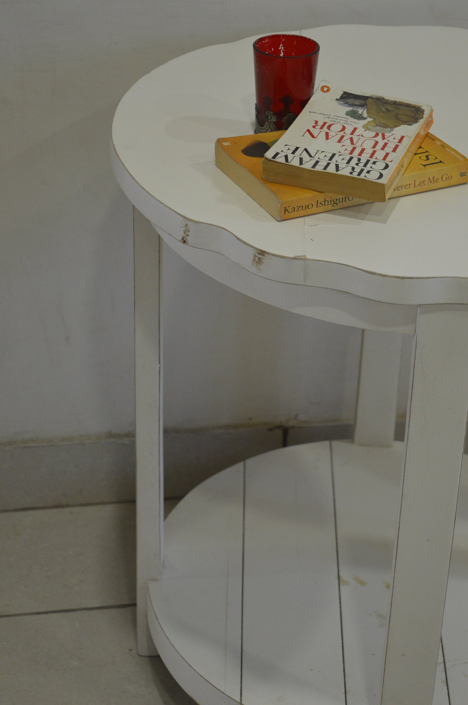 White Wooden Round Side Table with Lower Shelf – Rustic Modern End Table for Living Room & Bedroom